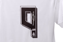 Load image into Gallery viewer, Karim Benzema Real Madrid Jersey Beckett Authenticated
