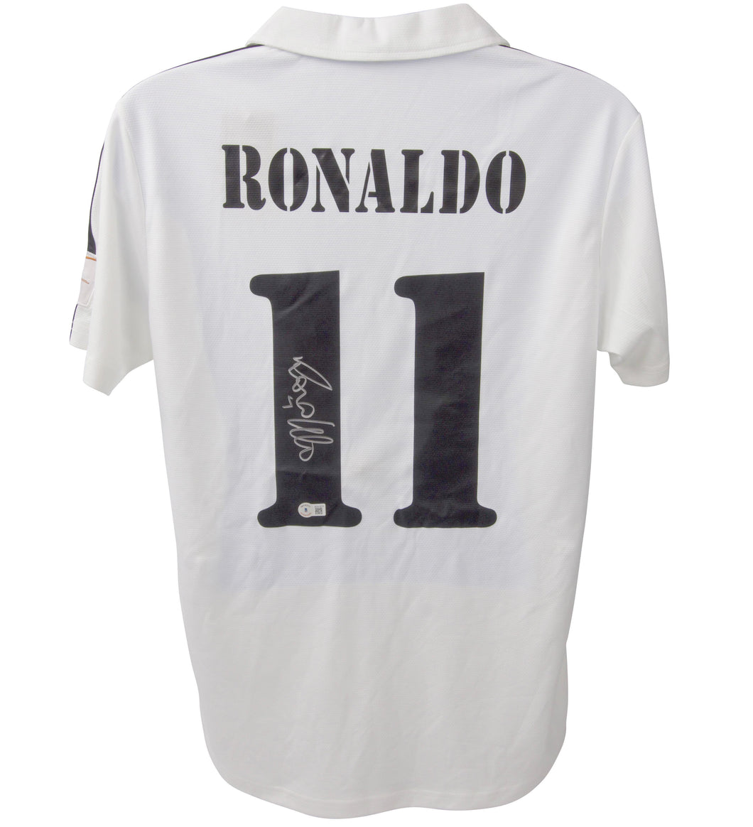 Ronaldo Nazario (R9) Real Madrid Jersey Beckett Authenicated
